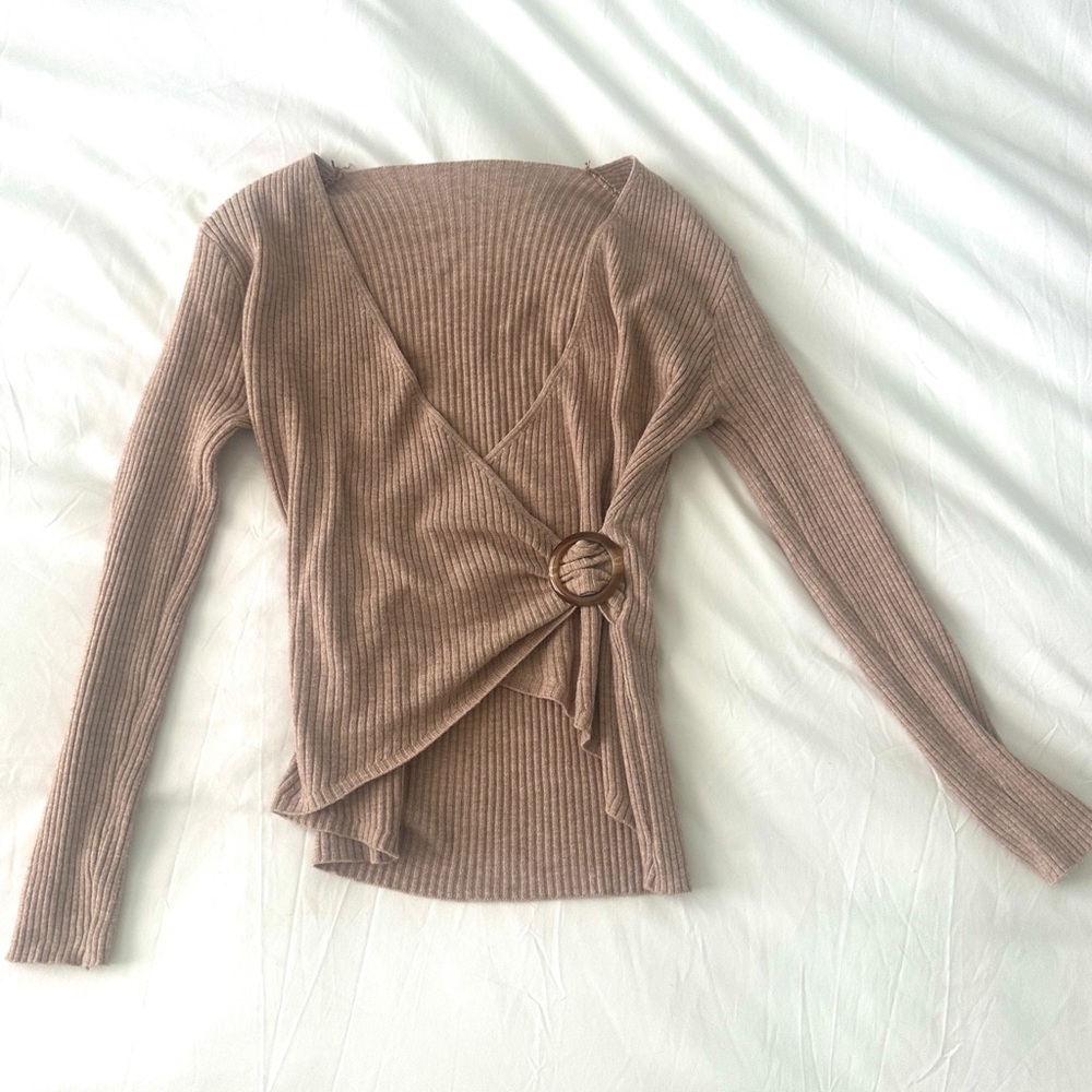 gathered v neck sweater top